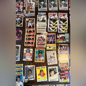 Lot of New York Yankees Legends Dave Winfield & Don Mattingly baseball cards